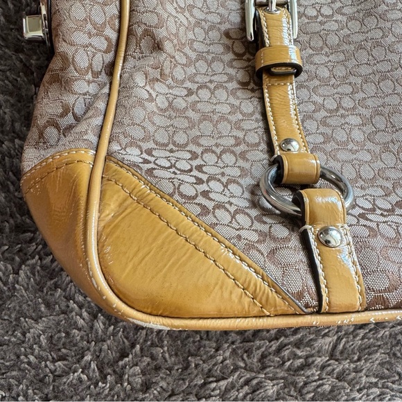 COACH Vintage Hadley Tote - Picture 6 of 16